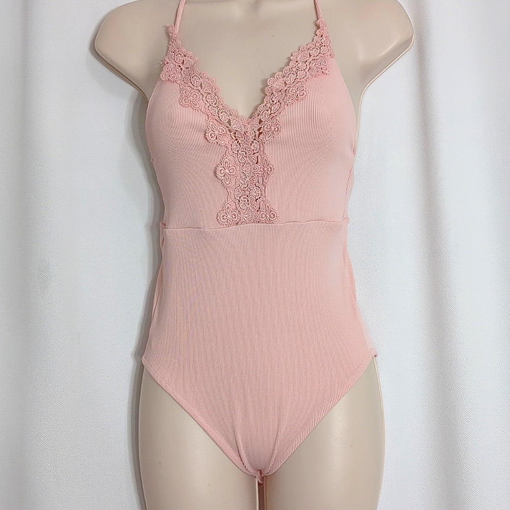 🚨3/$20 Topshop Baby Pink Ribbed Lace Plunge T-Back Bodysuit Size US 6